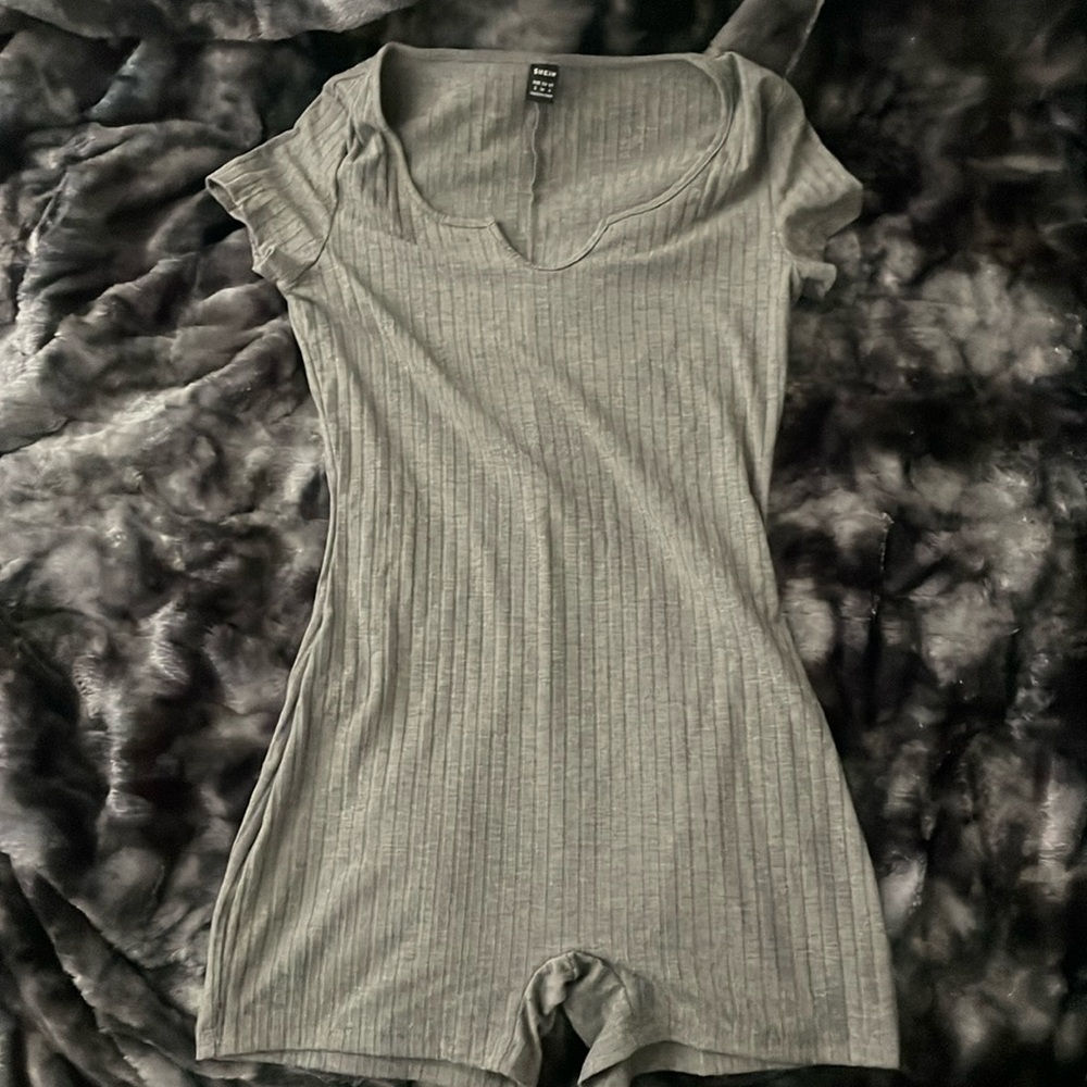 SHEIN Short sleeve ribbed jumpsuit